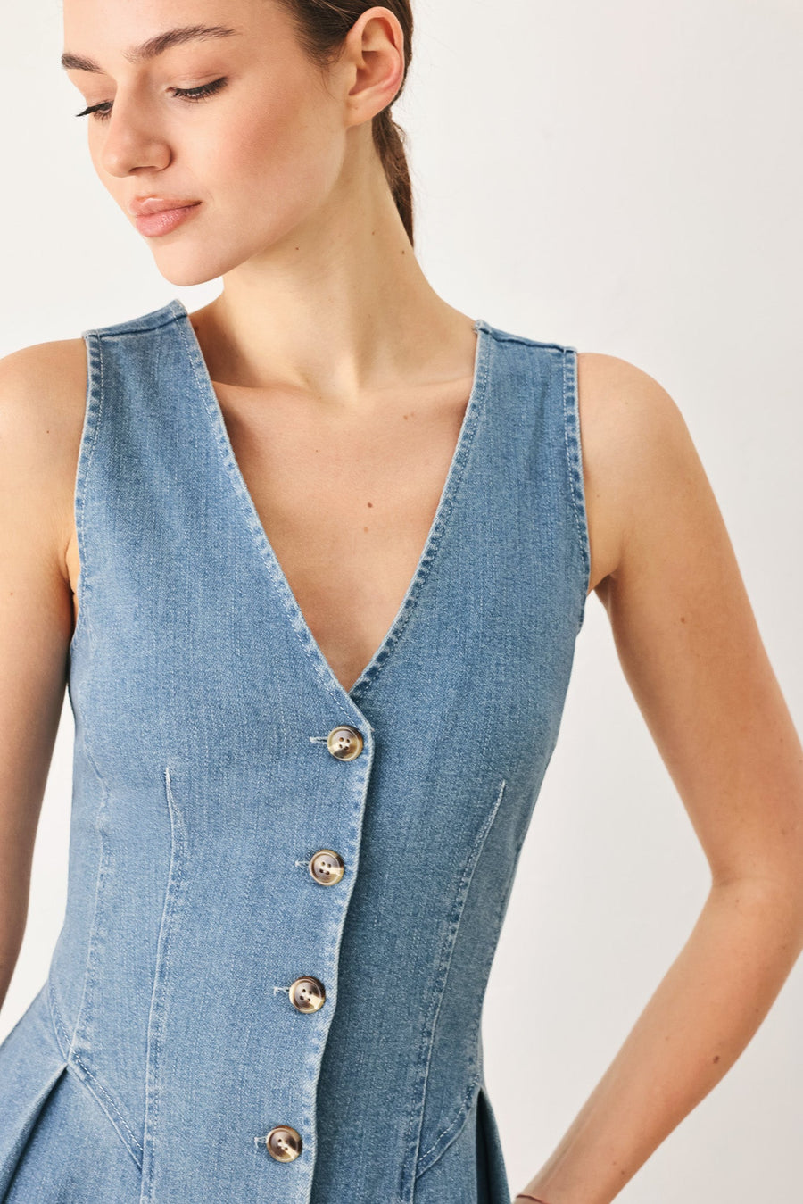 SWEETHEART V-NECK DENIM MIDI DRESS - Glamourous Grace