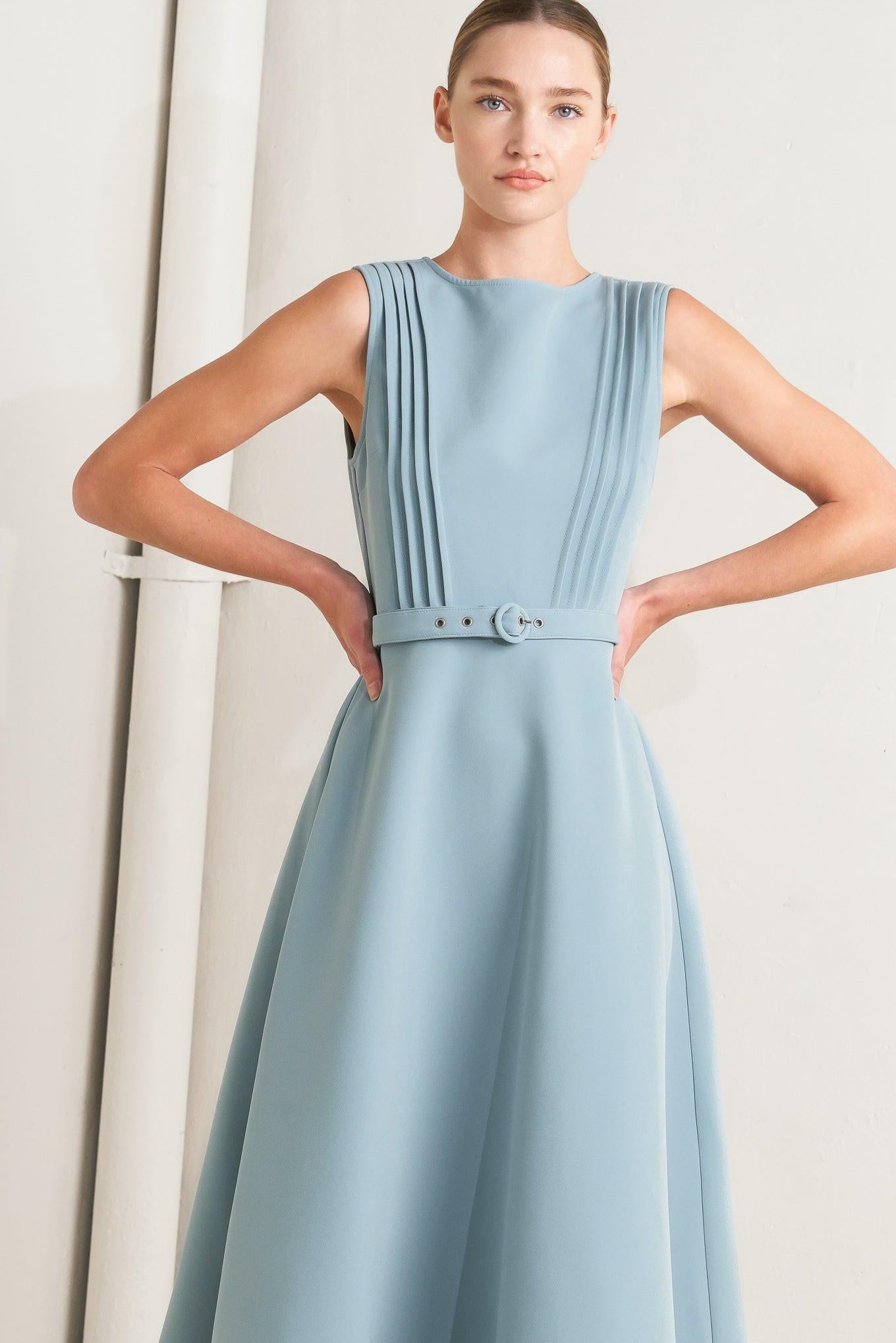 SOFT SPOKEN WOVEN MIDI DRESS - Glamourous Grace