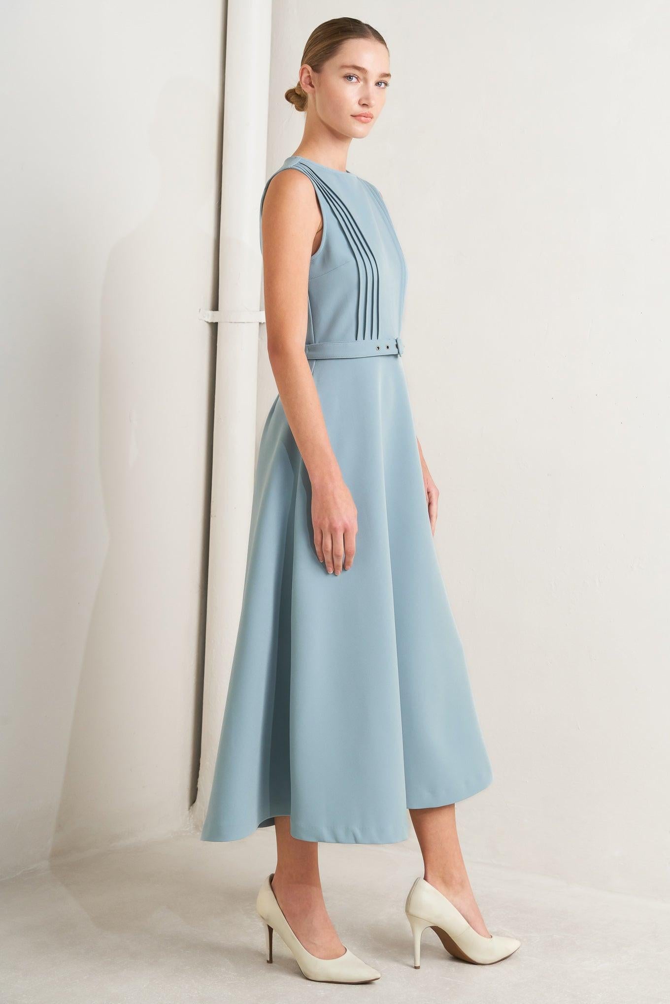 SOFT SPOKEN WOVEN MIDI DRESS - Glamourous Grace