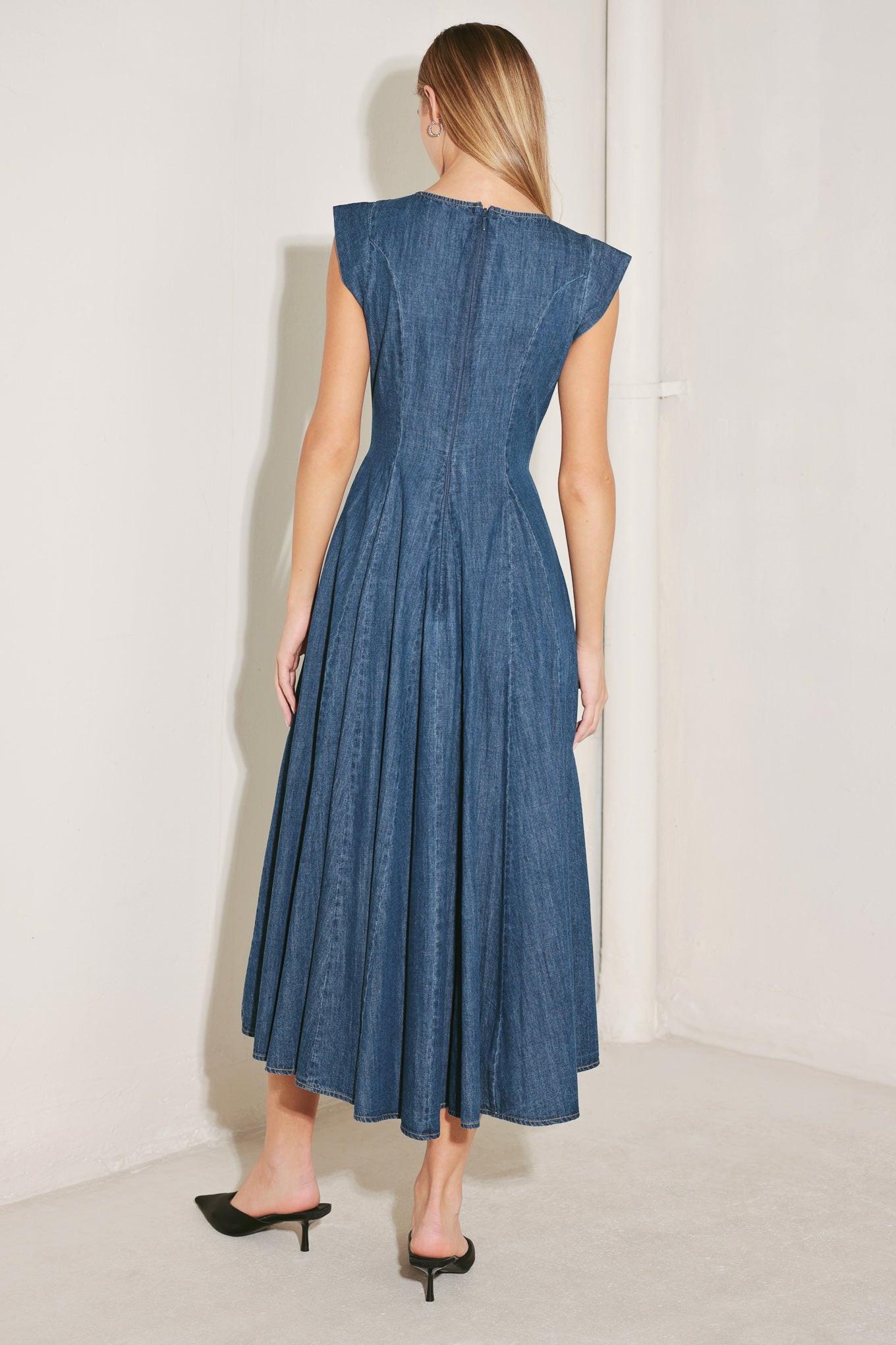 TIMELESS BLUE FORM DENIM MIDI DRESS - Glamourous Grace