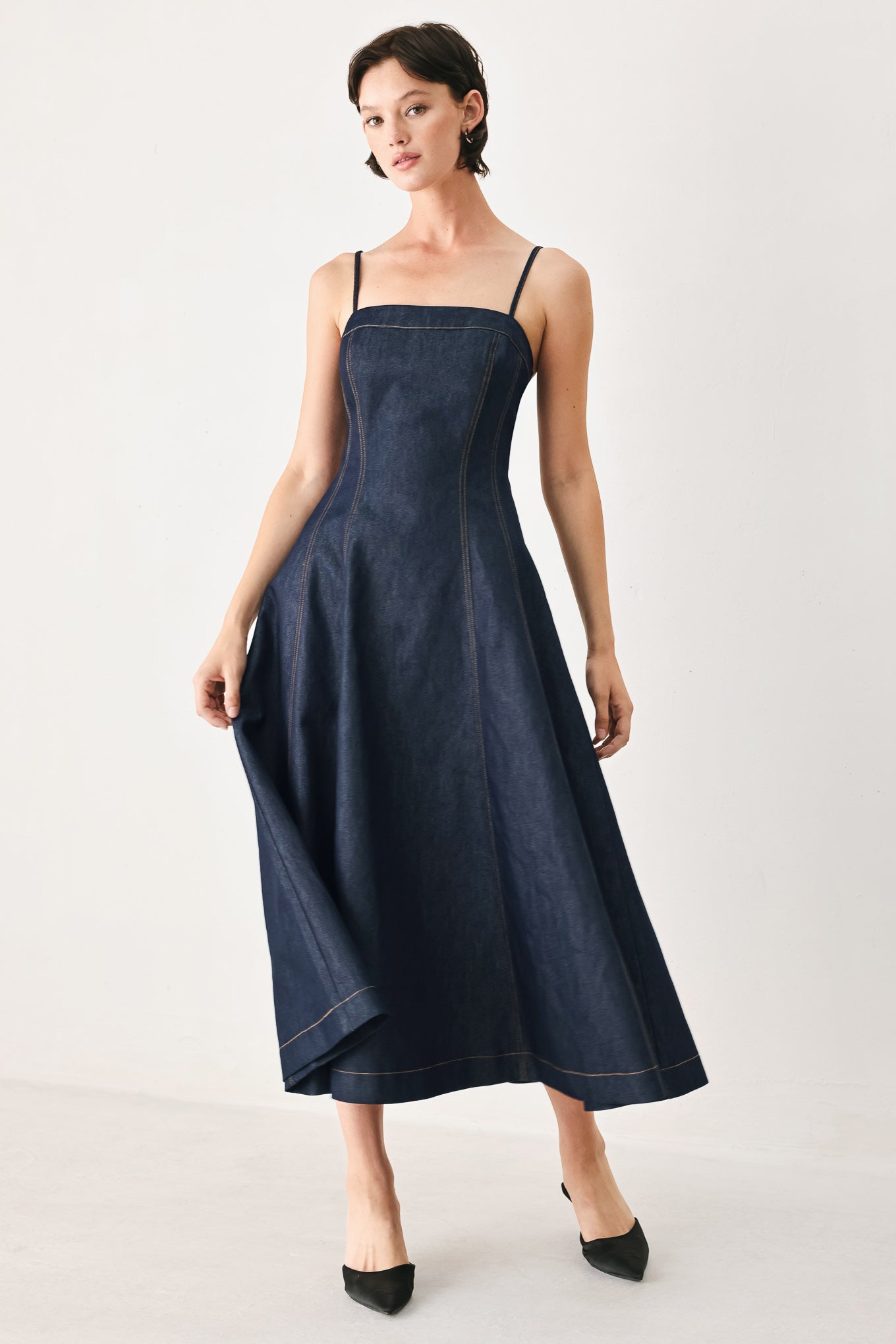 THE COASTAL DENIM WOVEN MIDI DRESS - Glamourous Grace