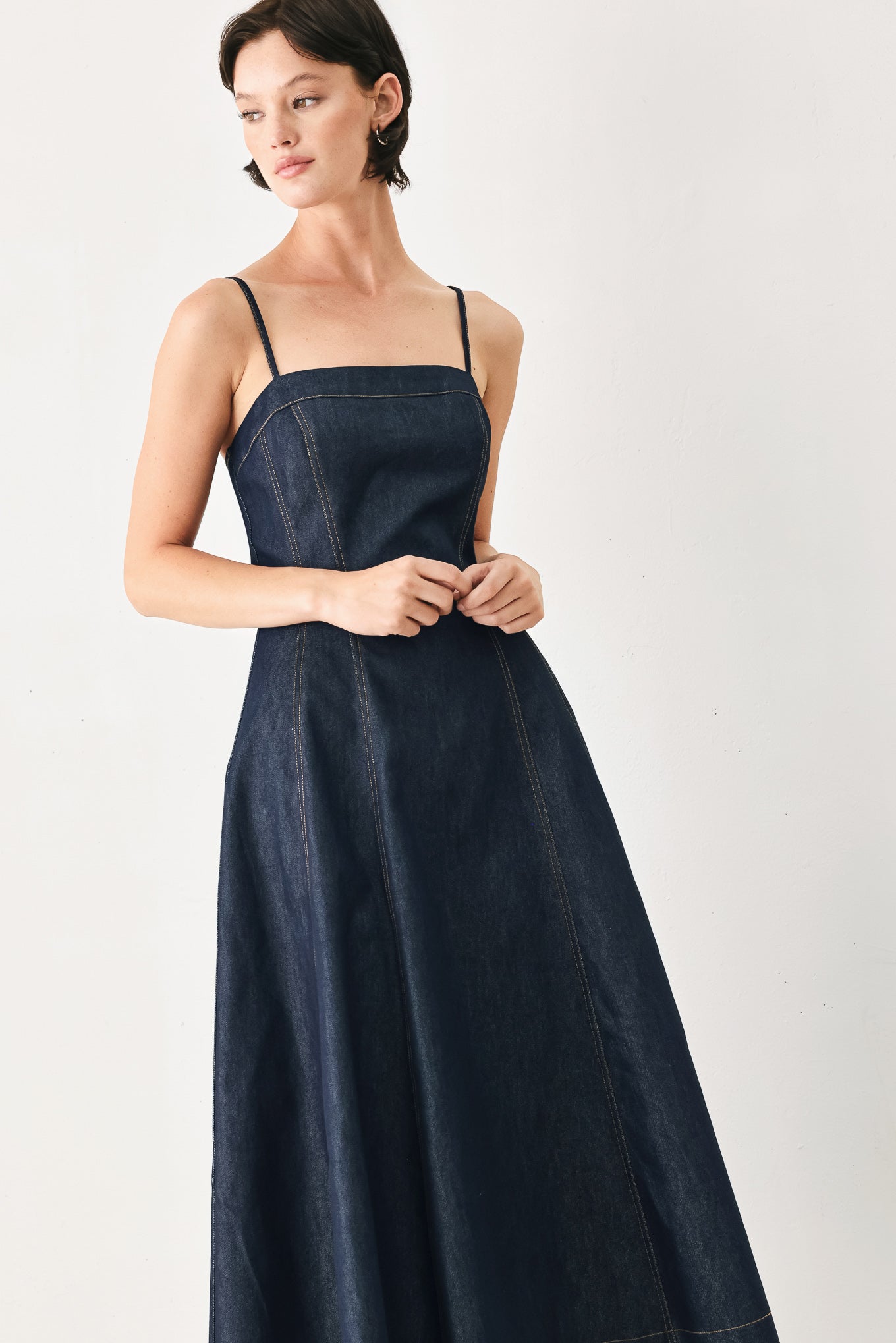 THE COASTAL DENIM WOVEN MIDI DRESS - Glamourous Grace