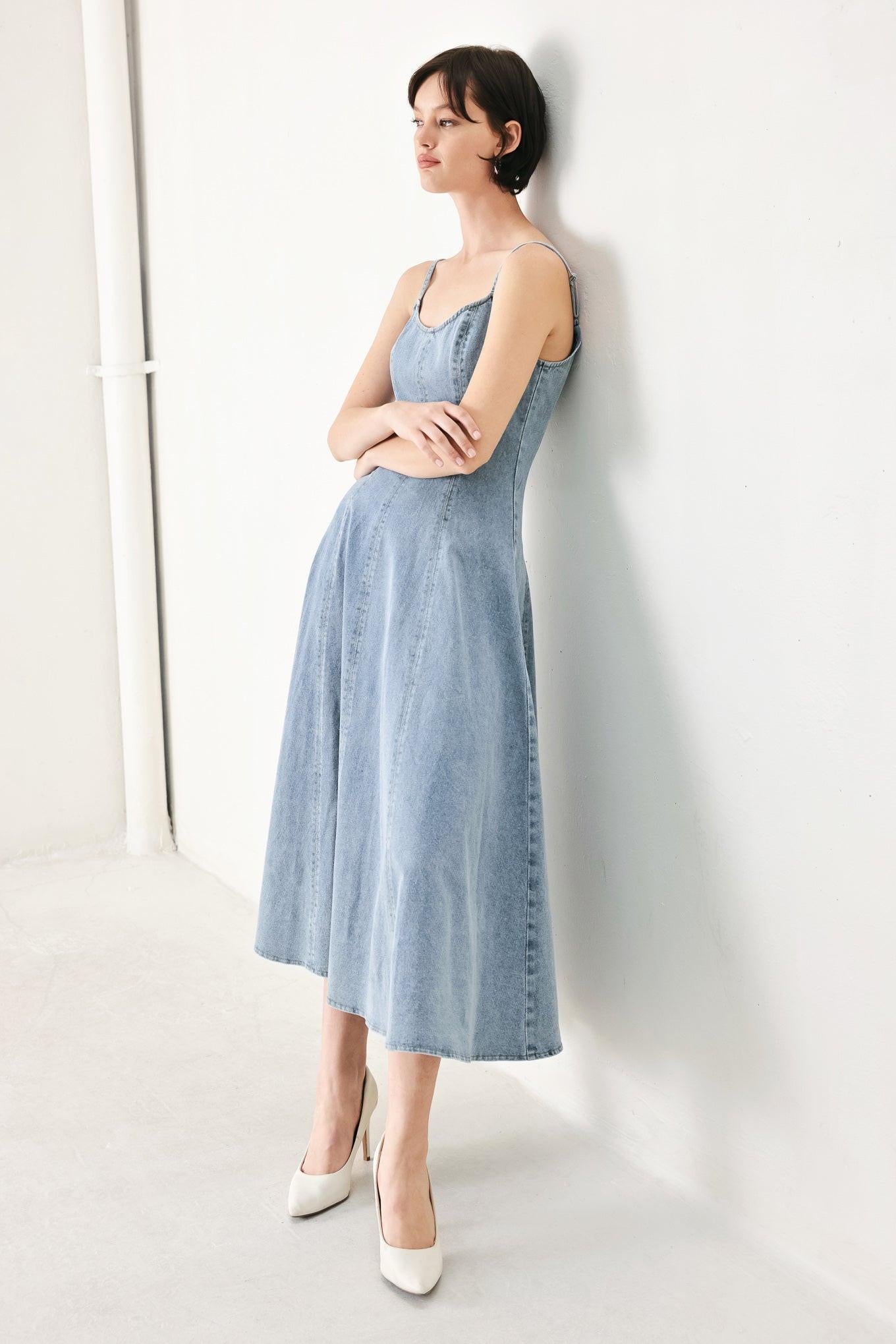 CLOUD NINETTE DENIM MIDI DRESS - Glamourous Grace