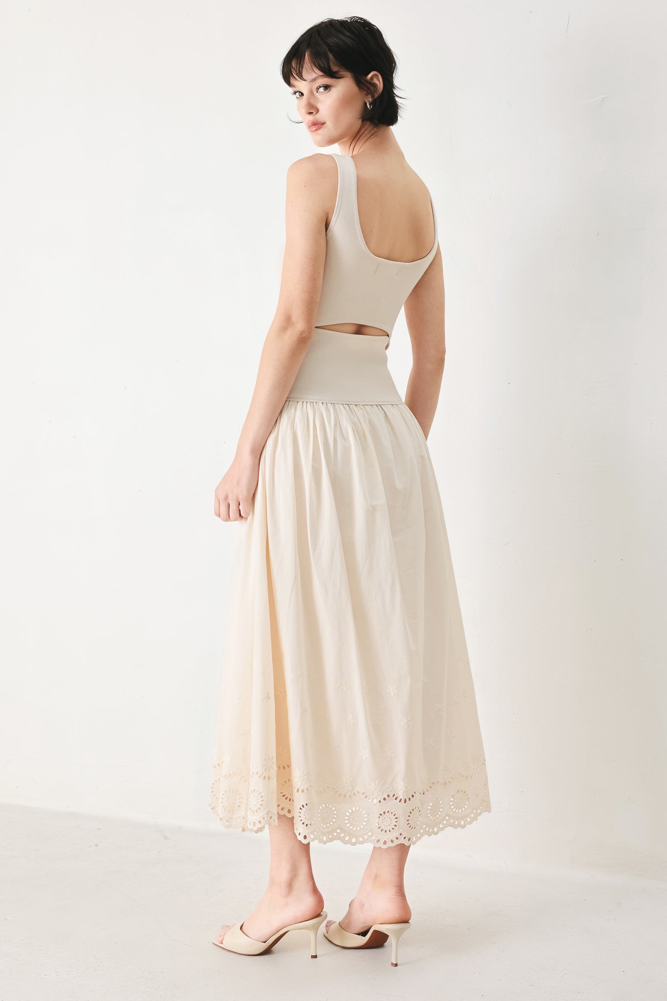 DAYDREAM THREAD MIDI DRESS - Glamourous Grace