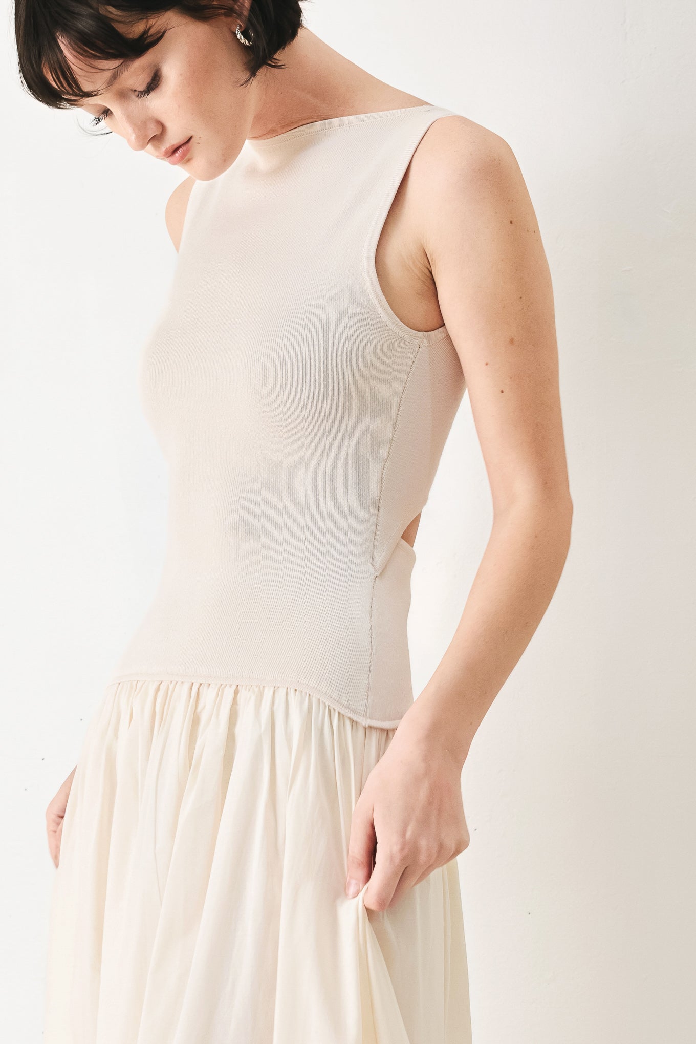 DAYDREAM THREAD MIDI DRESS - Glamourous Grace