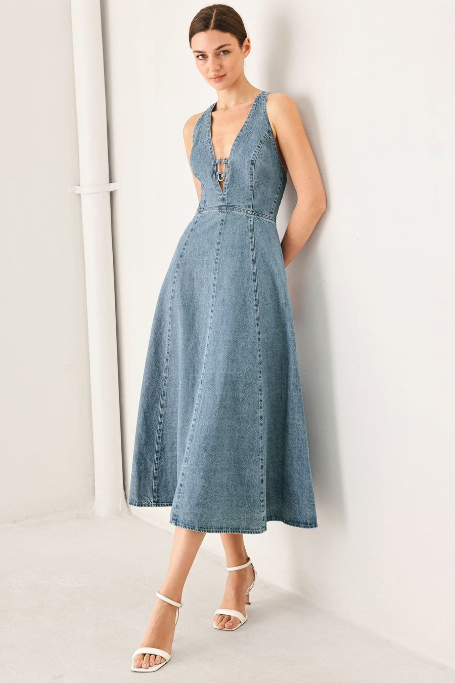 SUNDAY MUSE DENIM MIDI DRESS - Glamourous Grace