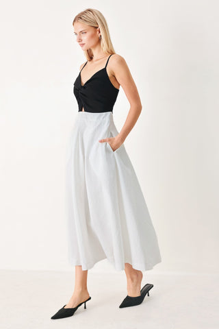 MODERN CONTRAST MIDI DRESS - Glamourous Grace