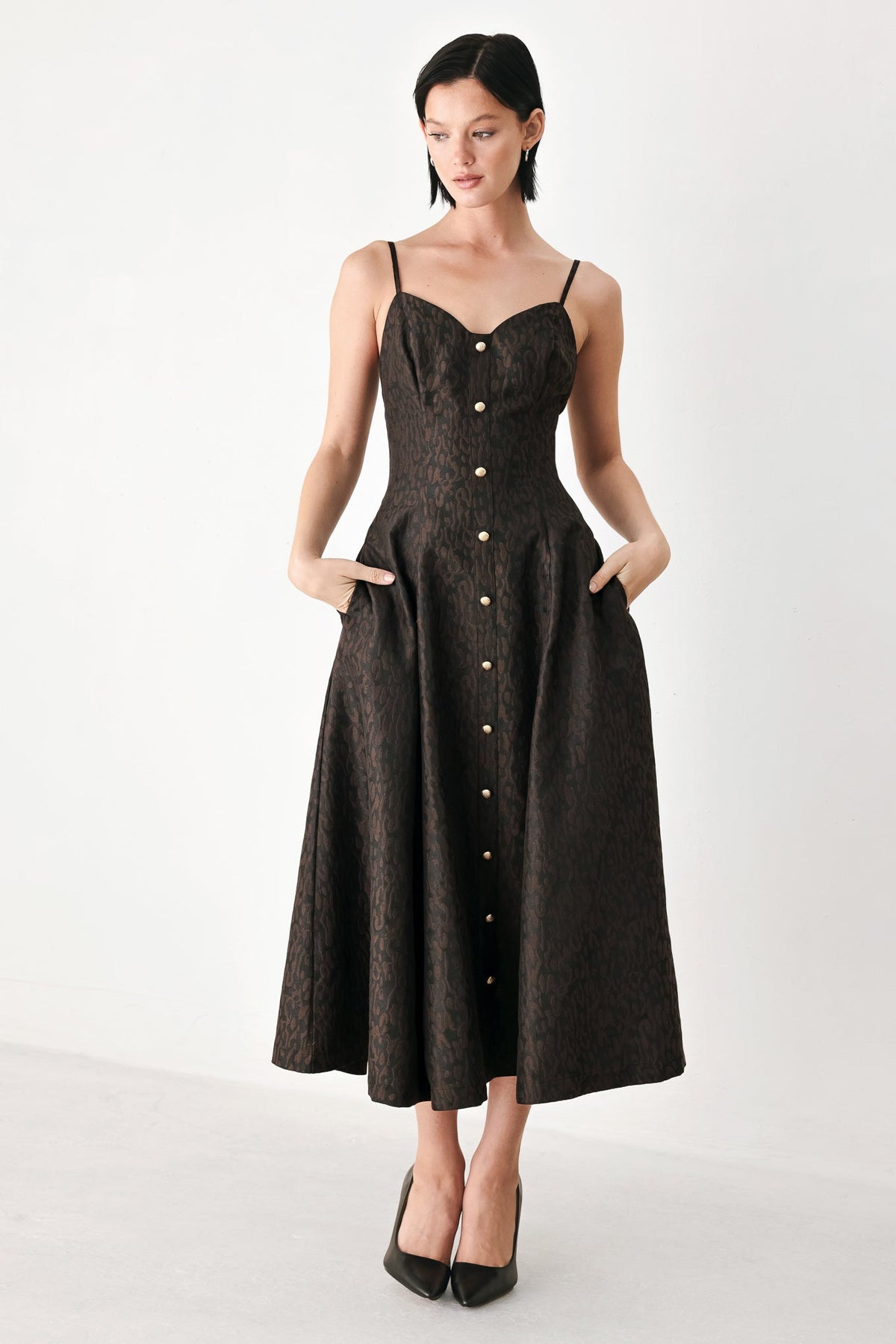 BUTTONED IN CHOCOLATE SWEETHEART MIDI DRESS - Glamourous Grace