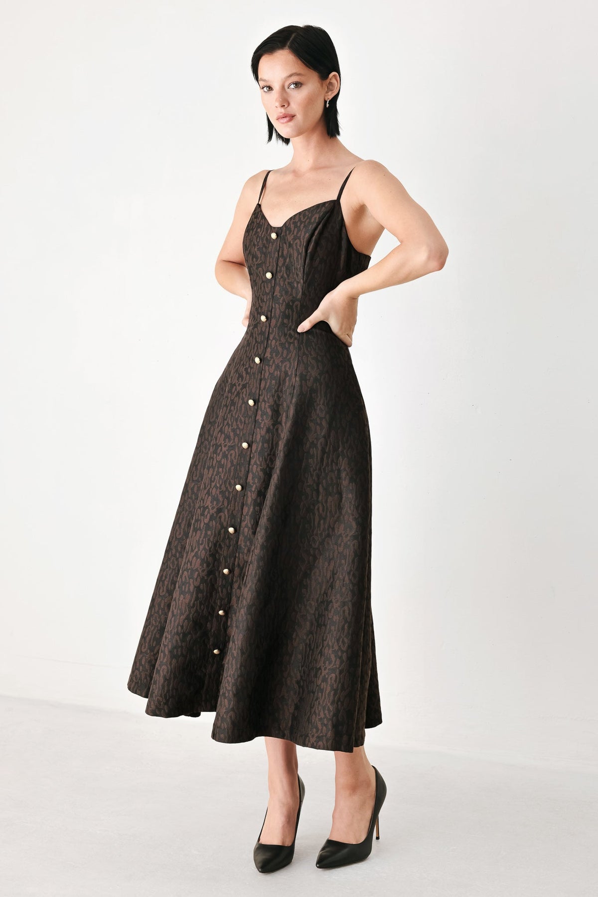 BUTTONED IN CHOCOLATE SWEETHEART MIDI DRESS - Glamourous Grace