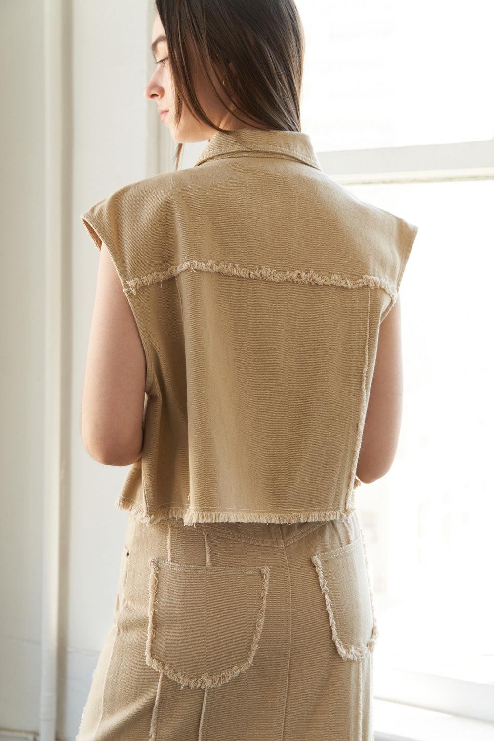 BETWEEN THE PAGES WOVEN TWILL VEST - Glamourous Grace