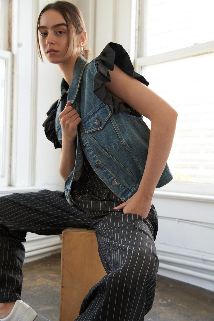 AUTHENTIC MOMENTS DENIM VEST - Glamourous Grace