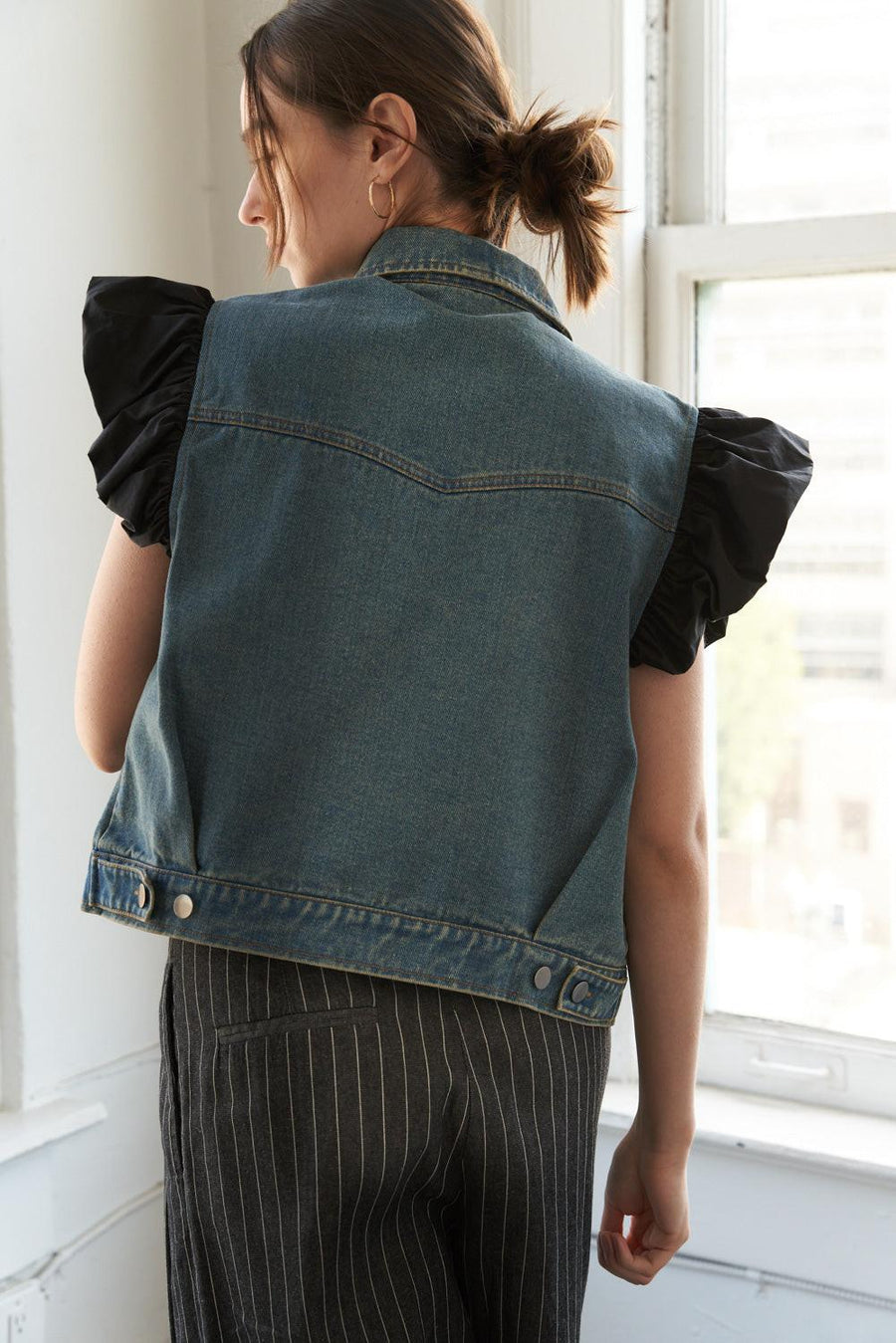 AUTHENTIC MOMENTS DENIM VEST - Glamourous Grace