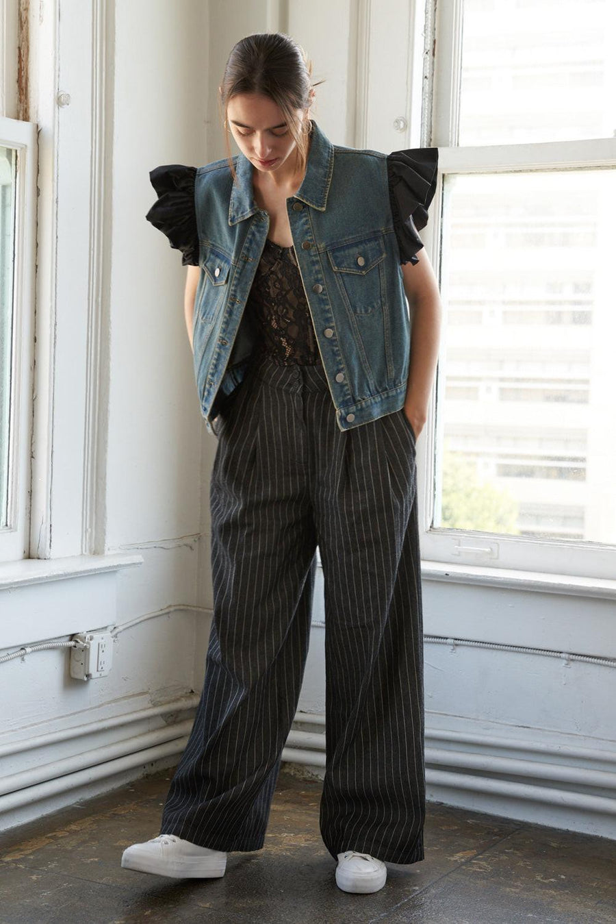 AUTHENTIC MOMENTS DENIM VEST - Glamourous Grace