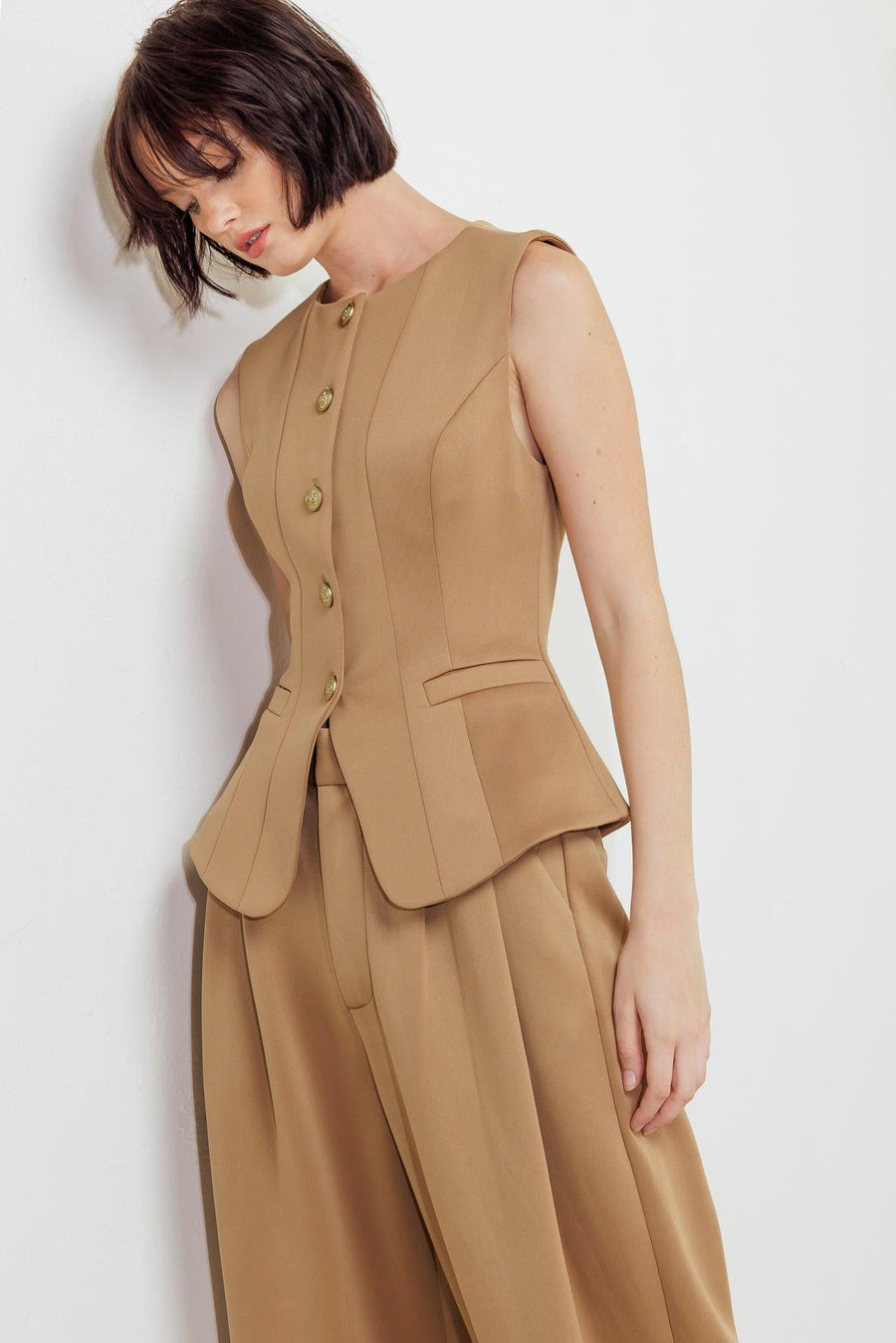 ROMANTIC PETAL WOVEN VEST - Glamourous Grace