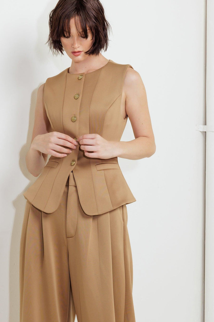 ROMANTIC PETAL WOVEN VEST - Glamourous Grace