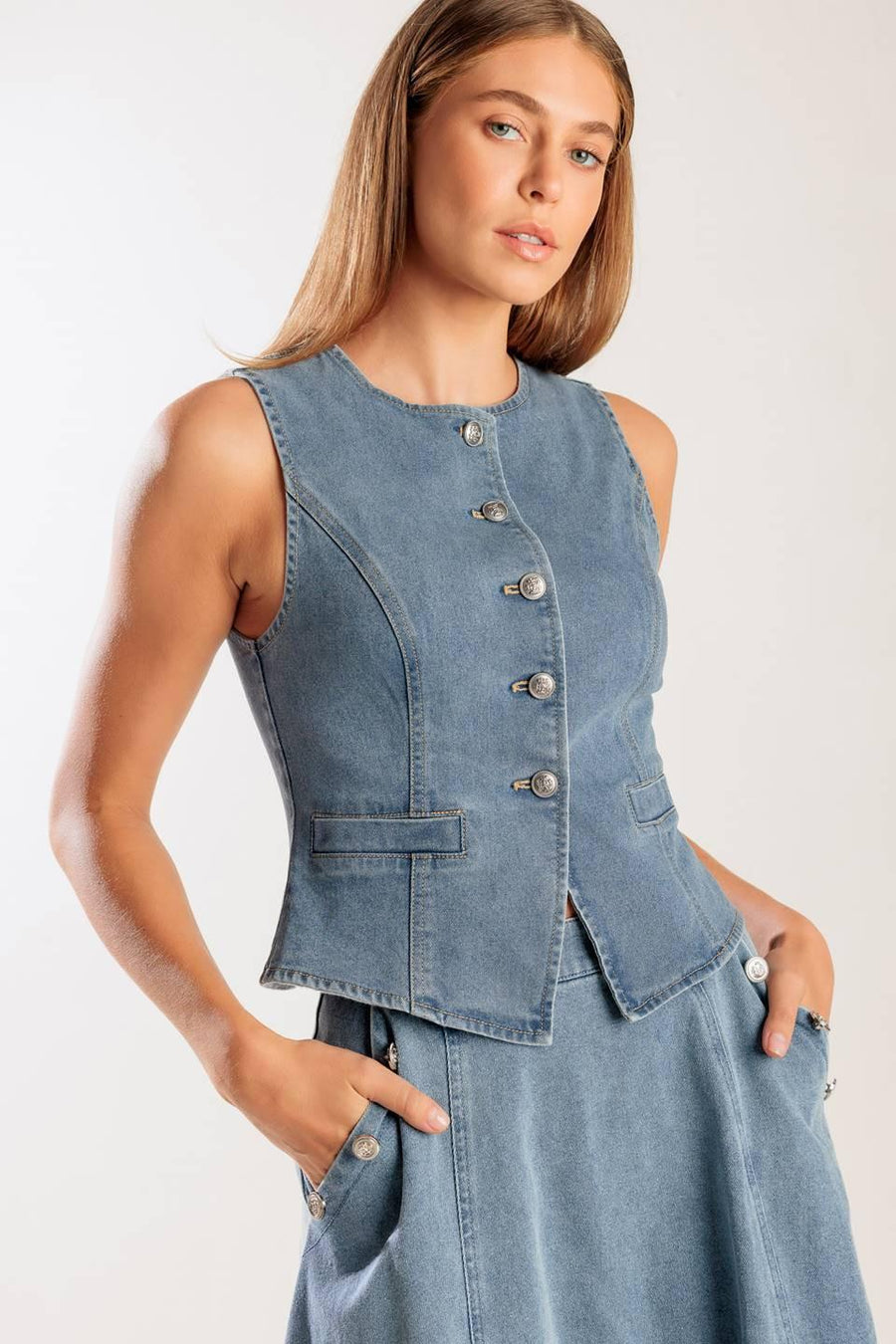 AT FIRST GLANCE DENIM VEST - Glamourous Grace