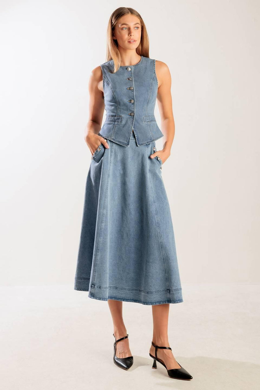 AT FIRST GLANCE DENIM VEST - Glamourous Grace