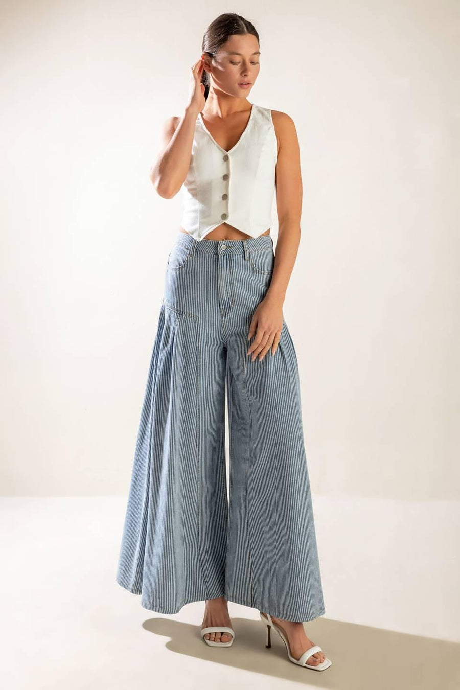 THE LILY'S SECRET DENIM VEST - Glamourous Grace