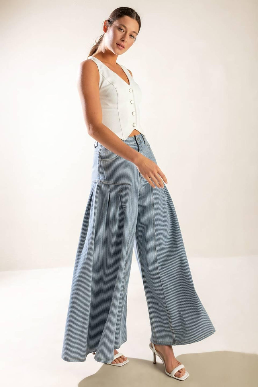 THE LILY'S SECRET DENIM VEST - Glamourous Grace