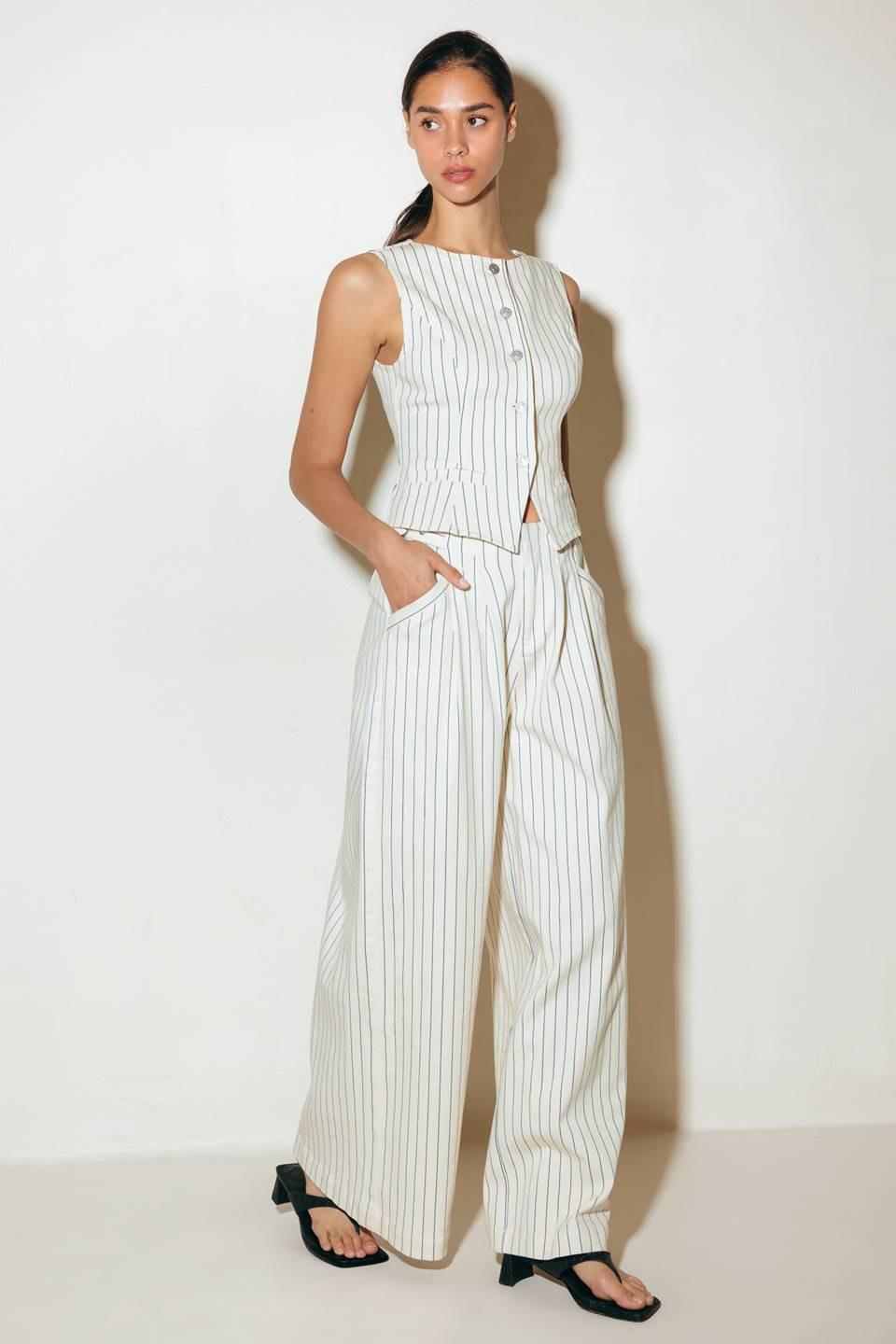 COFFEE RUN STRIPED WOVEN VEST - Glamourous Grace