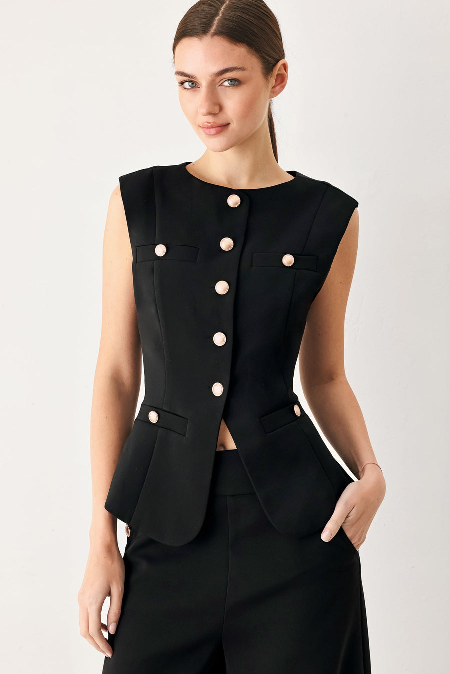 MODERN EDGE WOVEN VEST - Glamourous Grace