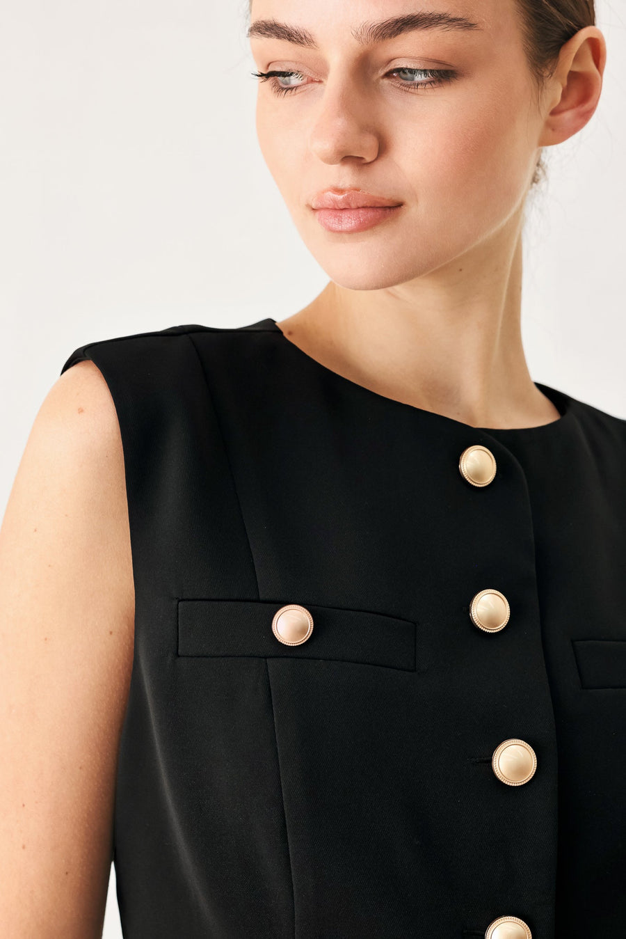 MODERN EDGE WOVEN VEST - Glamourous Grace