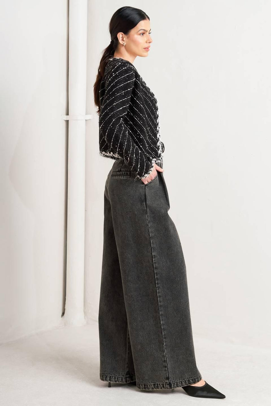 NOIR LINEAR SWEATER KNIT JACKET - Glamourous Grace
