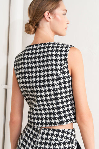 METRO ICON WOVEN HOUNDSTOOTH VEST - Glamourous Grace