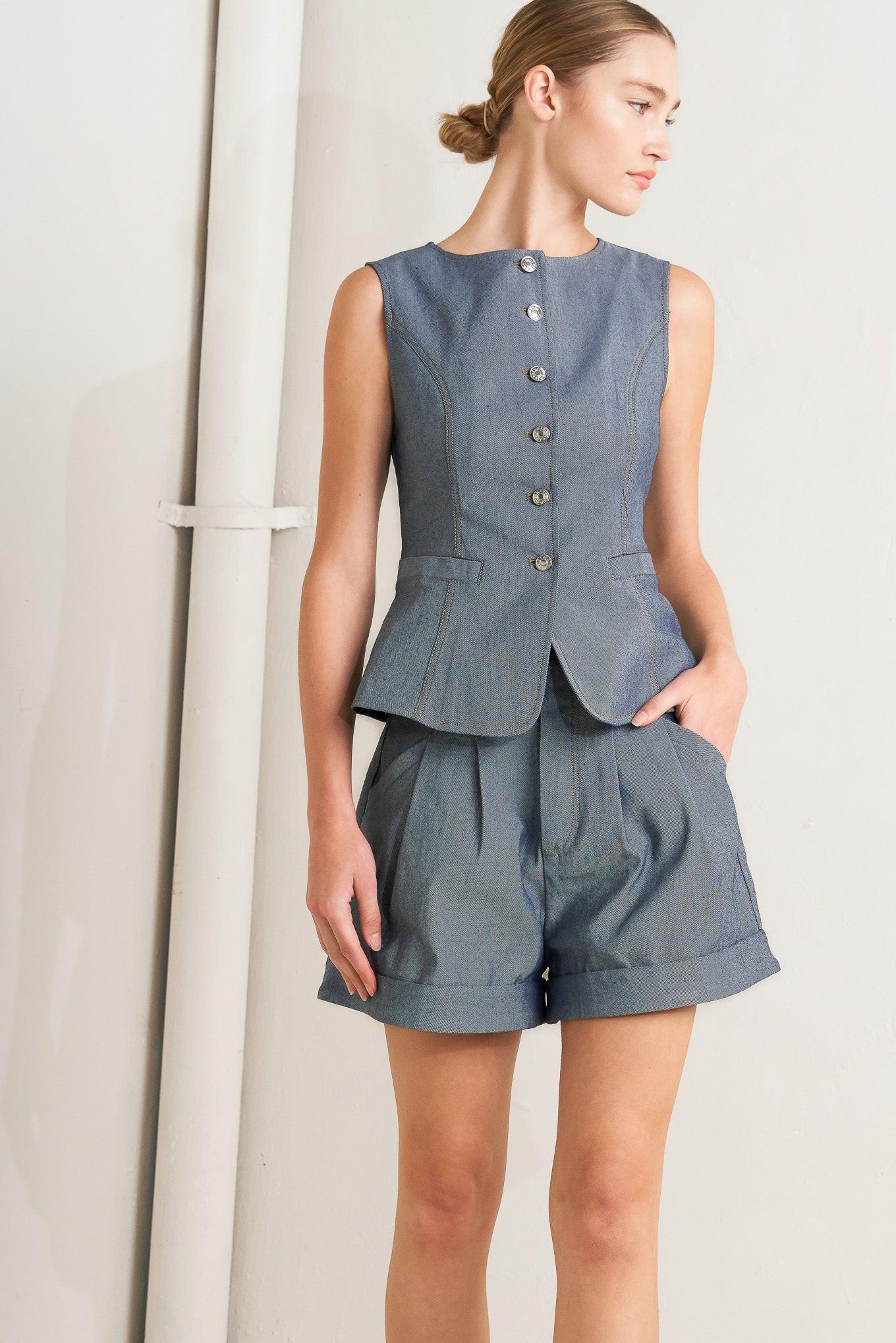 CONFIDENTLY COOL TAILORED WOVEN VEST - Glamourous Grace