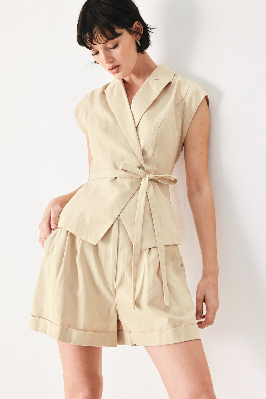 DESERT MINIMAL WOVEN VEST - Glamourous Grace