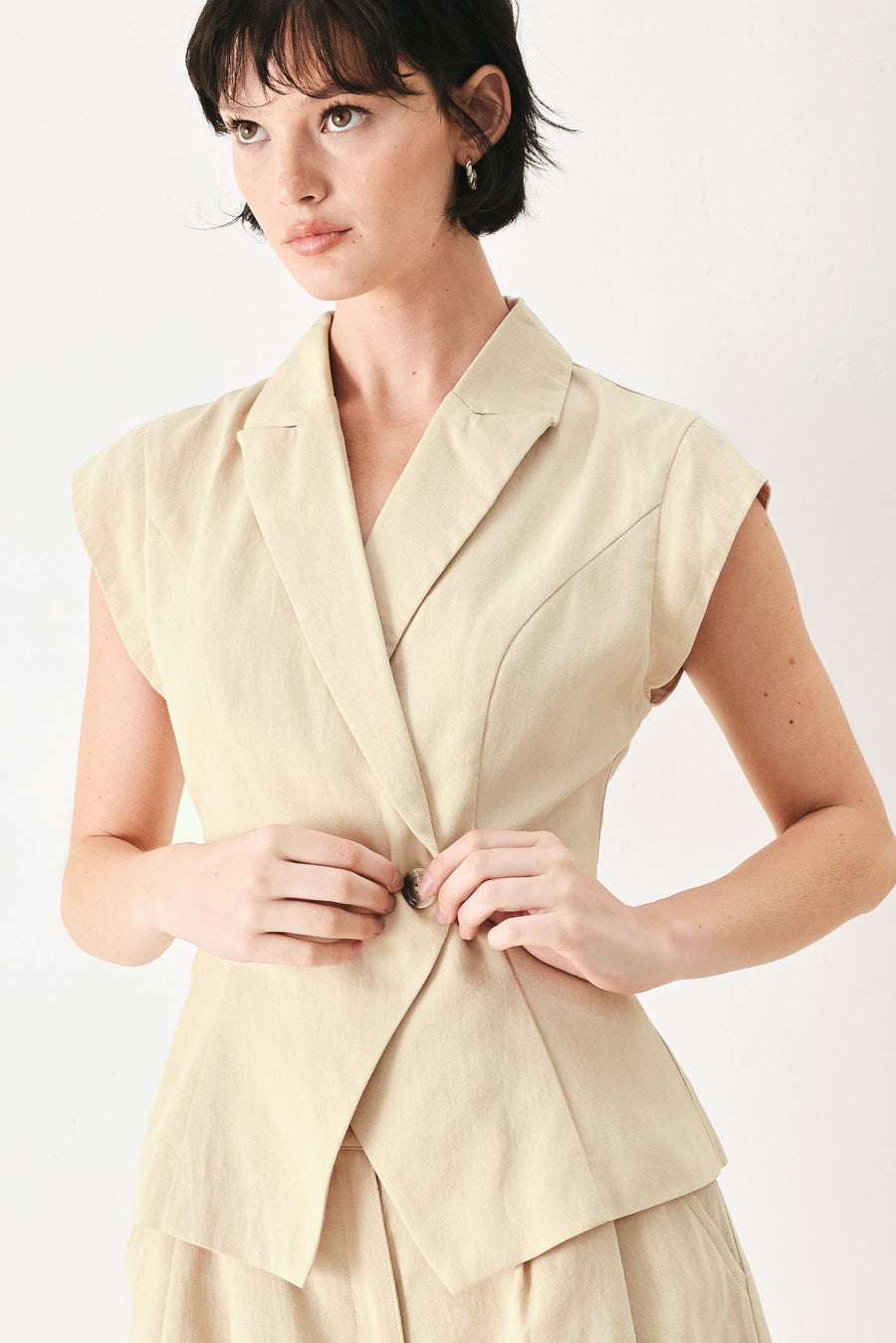 DESERT MINIMAL WOVEN VEST - Glamourous Grace