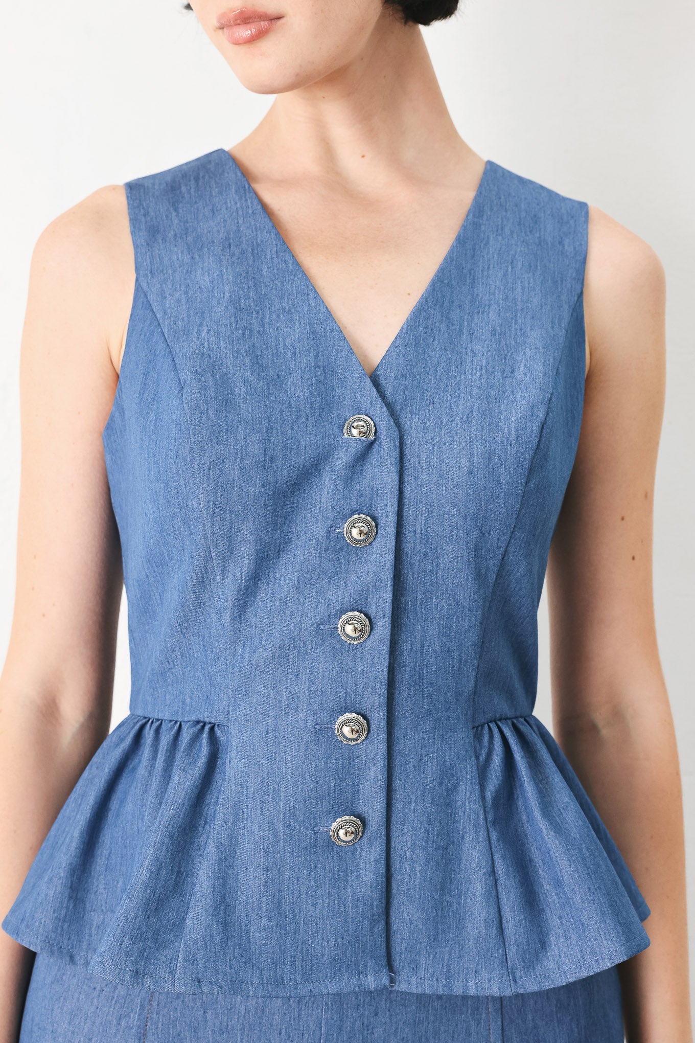 CASUAL ROMANCE WOVEN VEST - Glamourous Grace