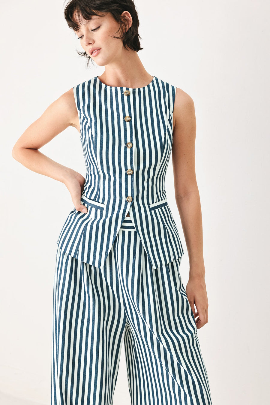 PORTSIDE STRIPE WOVEN VEST - Glamourous Grace