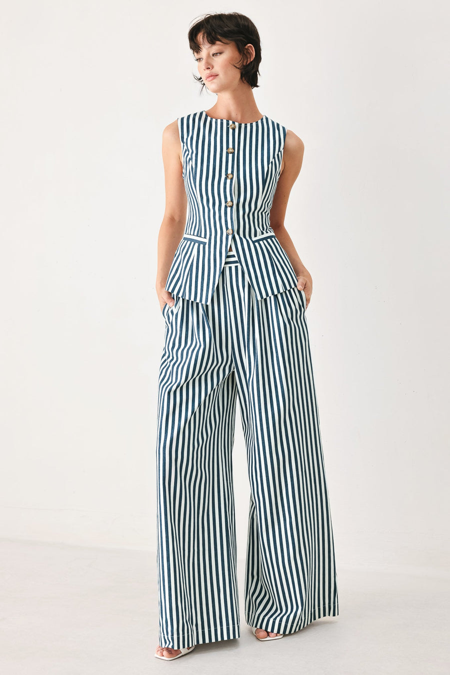 PORTSIDE STRIPE WOVEN VEST - Glamourous Grace