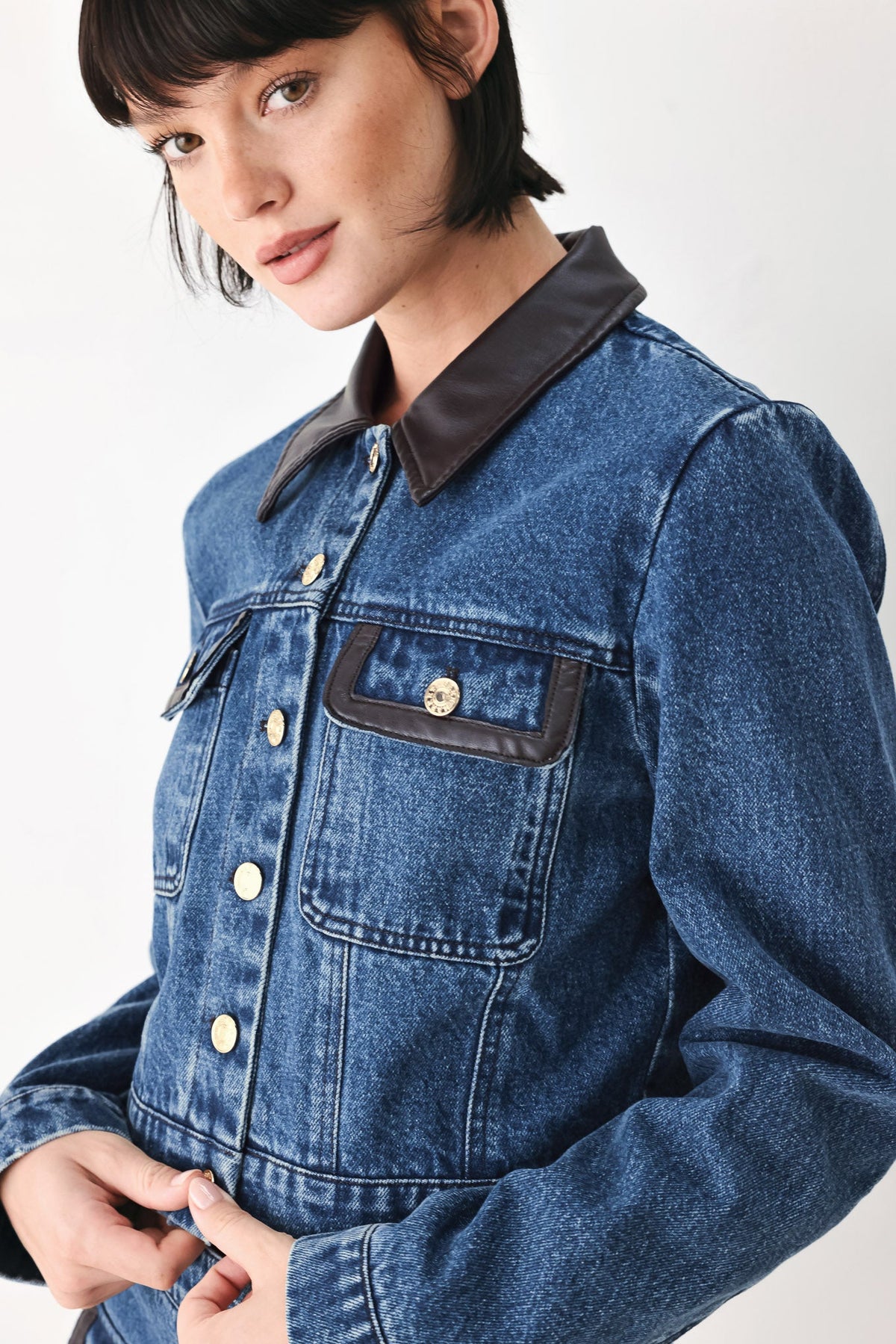 VINTAGE DENIM RENDEZVOUS DENIM CROP JACKET - Glamourous Grace