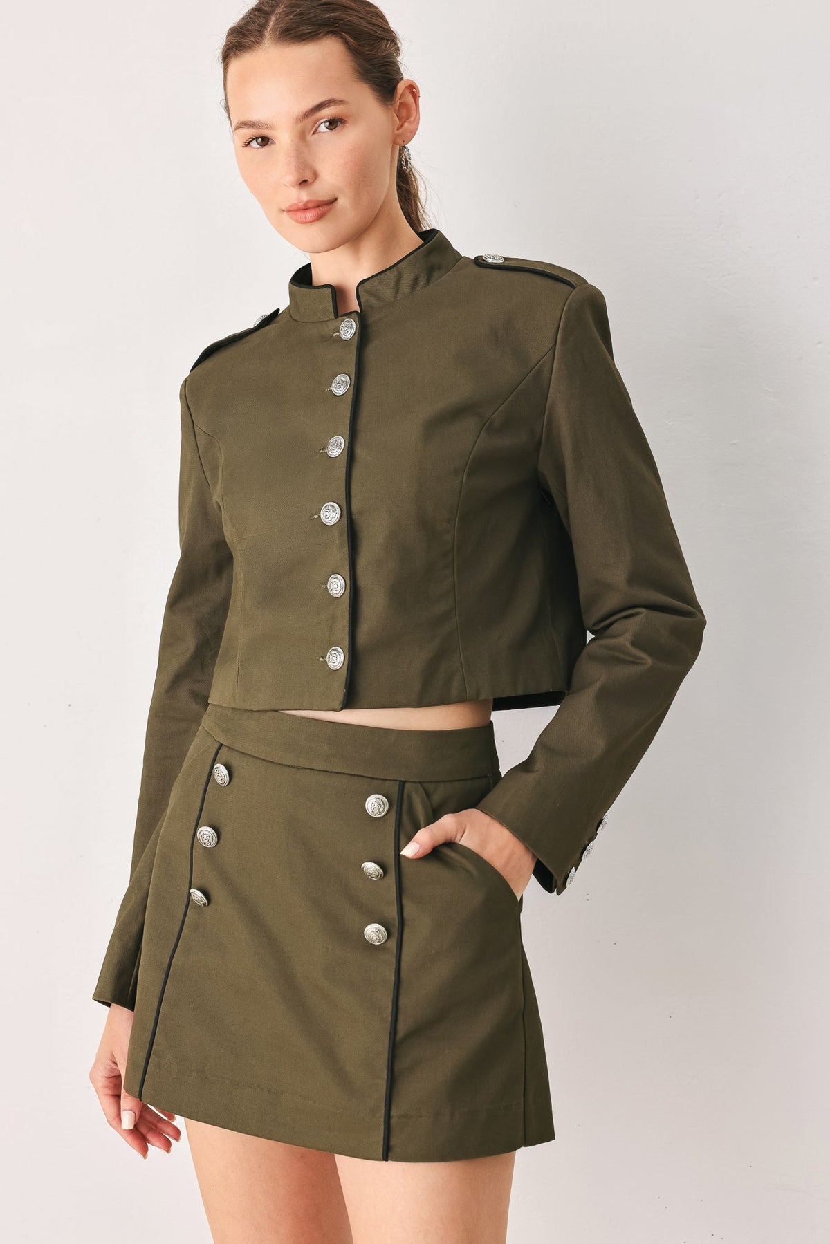 OLIVE CADET WOVEN CROP JACKET - Glamourous Grace