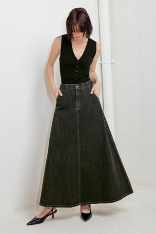TRADING SECRETS DENIM SKIRT - Glamourous Grace