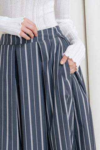 BEHIND THE GRIN WOVEN MIDI SKIRT - Glamourous Grace