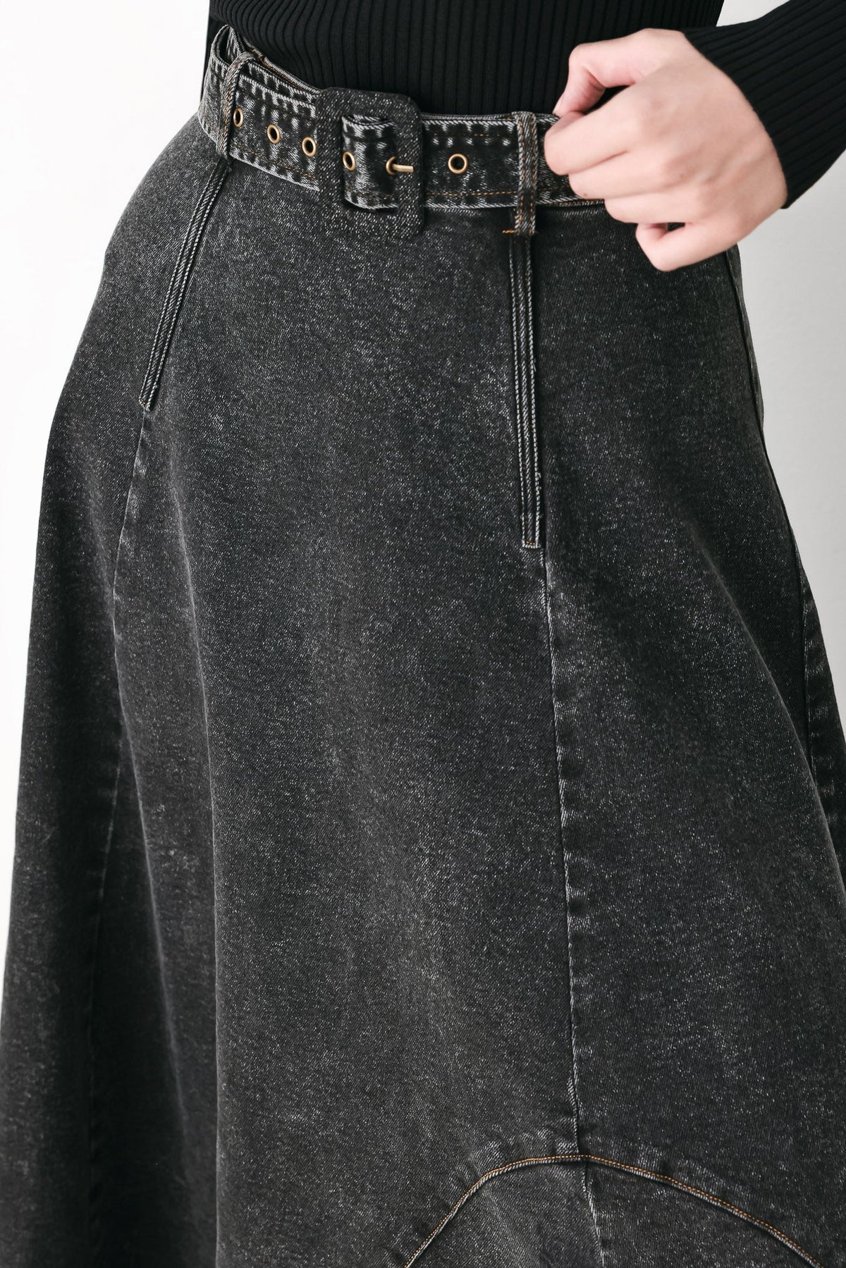 SHADOW STITCH ROMANCE DENIM MIDI SKIRT - Glamourous Grace