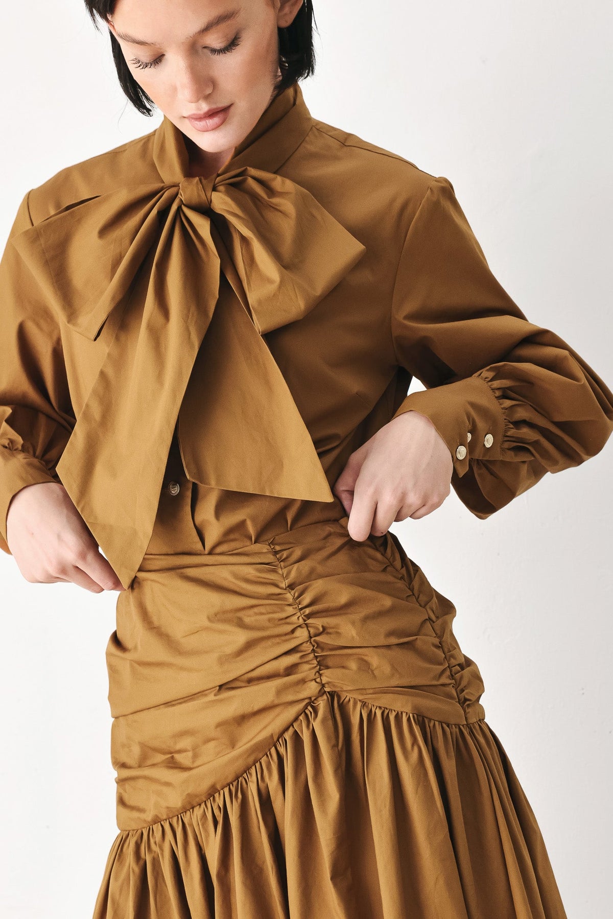 GOLDEN BROWN CASCADE WOVEN MIDI SKIRT - Glamourous Grace