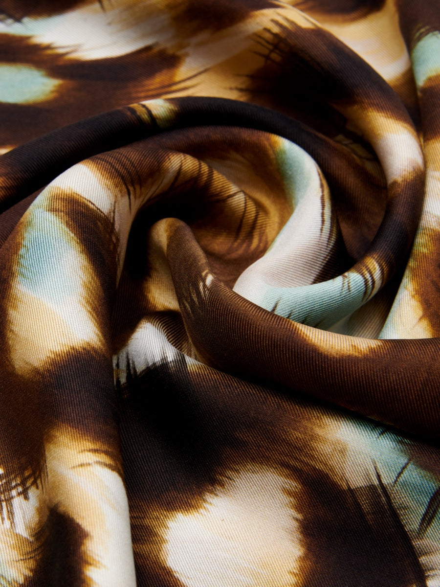 Bruna (blue)- Soft and lightweight Italian foulard from pure silk - Glamourous Grace