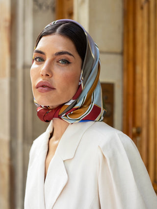 Fiorella (red/blue) - Soft and lightweight Italian foulard from pure silk - Glamourous Grace