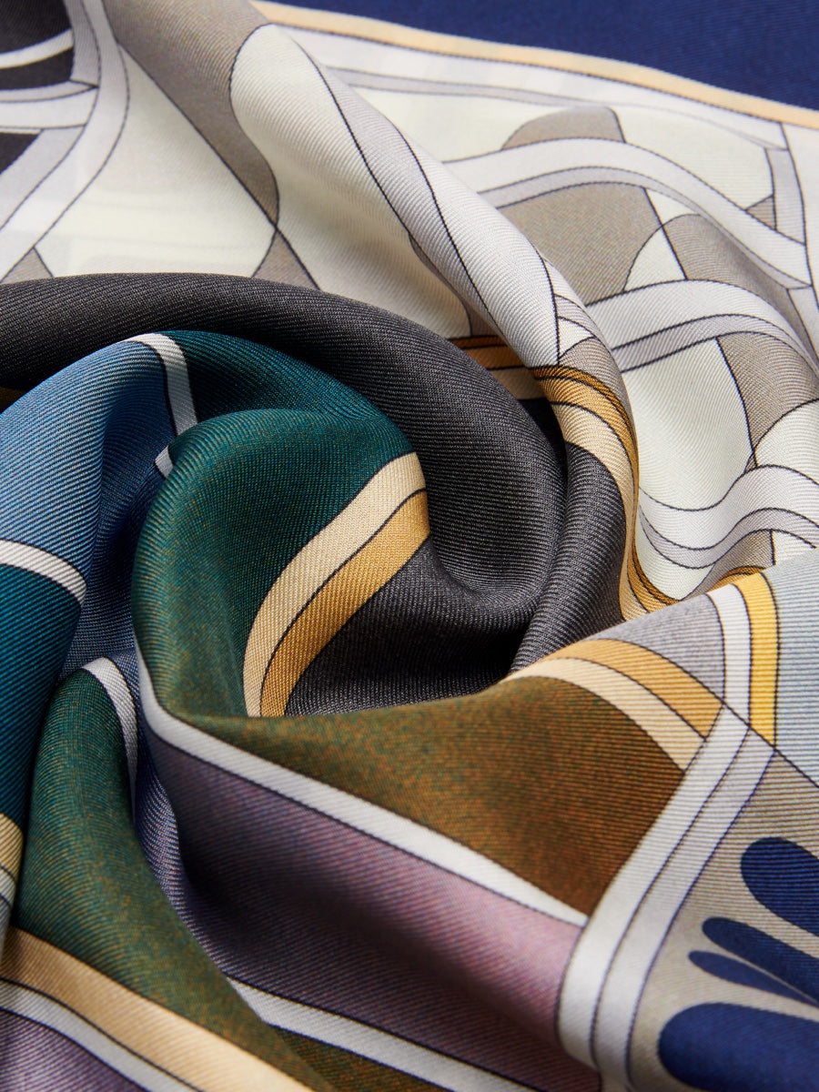 Fiorella (red/blue) - Soft and lightweight Italian foulard from pure silk - Glamourous Grace