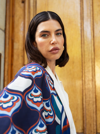 Giorgia (blue/red) - Italian soft and lightweight foulard made from pure silk - Glamourous Grace