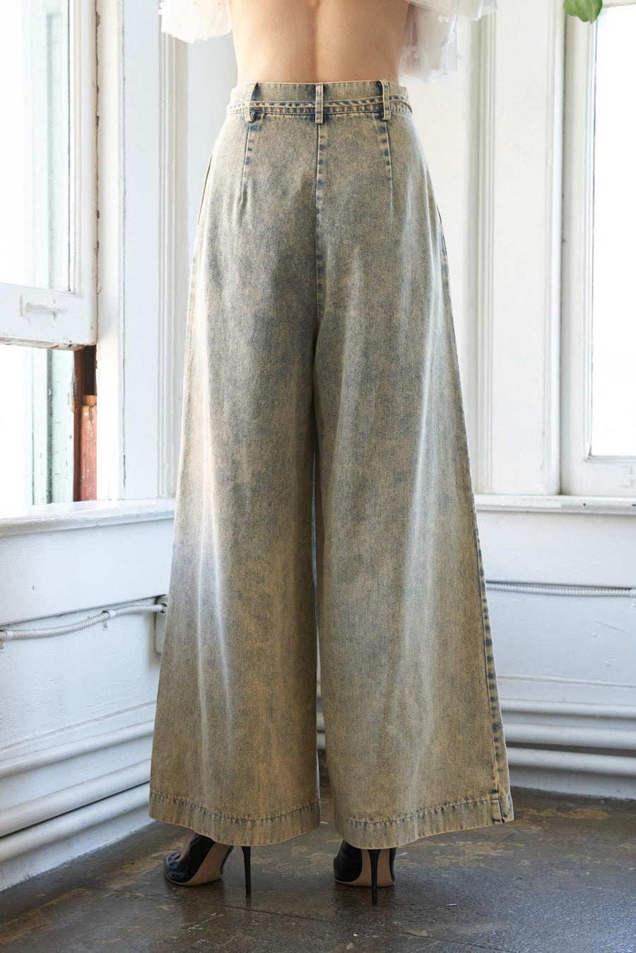PASSING THOUGH DENIM PANTS - Glamourous Grace