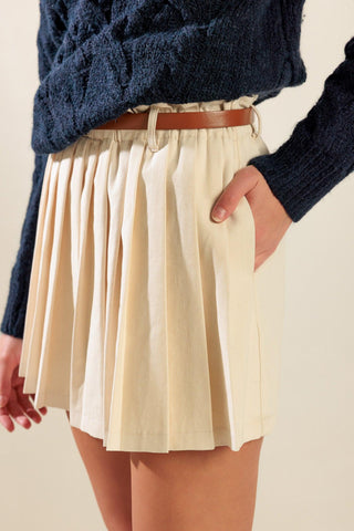 ONLY IN MY HEART WOVEN SKORT - Glamourous Grace