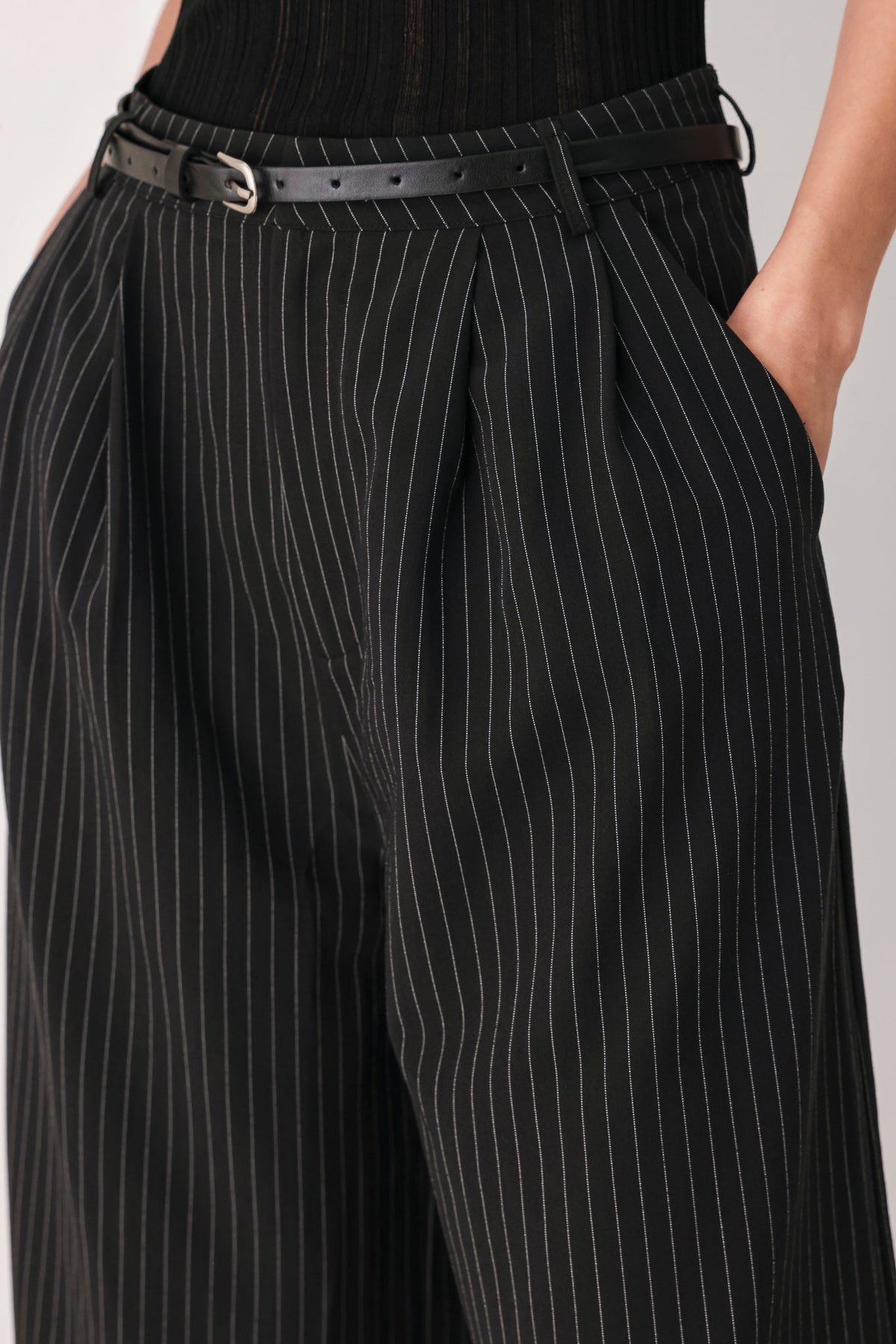 PARK AVENUE PINSTRIPE WOVEN CULOTTE PANTS - Glamourous Grace