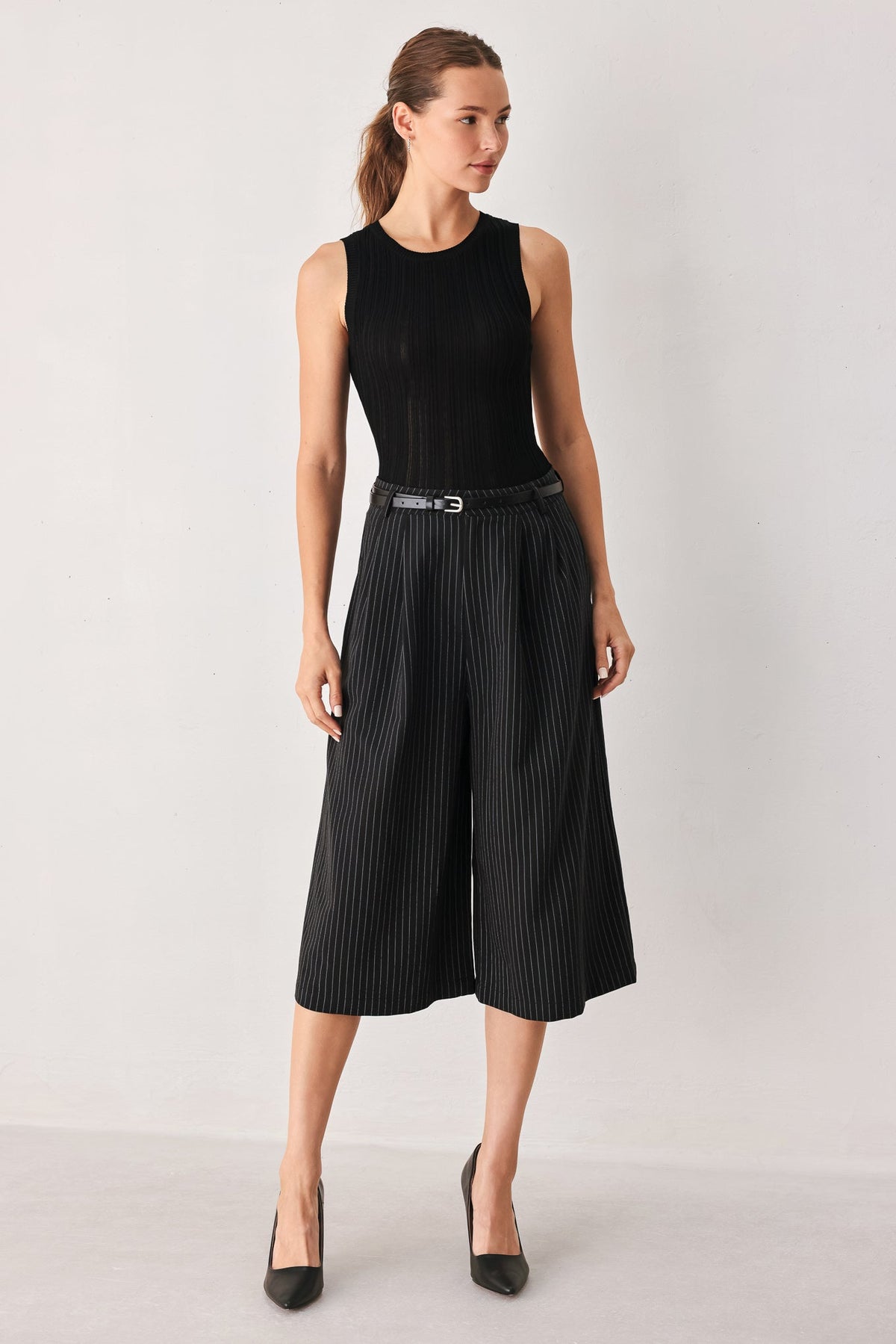 PARK AVENUE PINSTRIPE WOVEN CULOTTE PANTS - Glamourous Grace