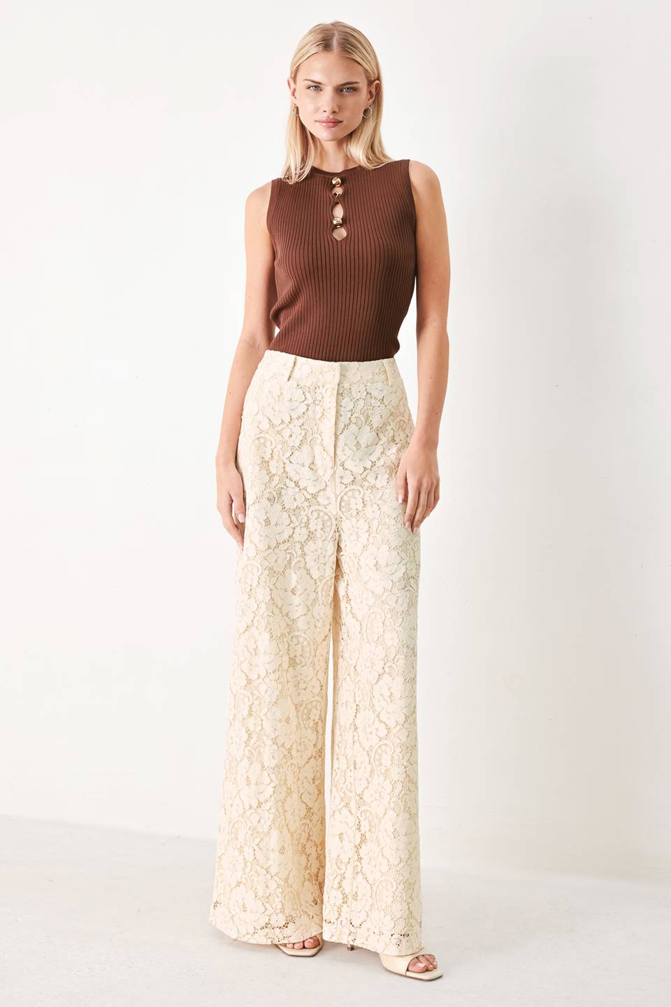 DELICATE BEAUTY WOVEN LACE PANTS - Glamourous Grace