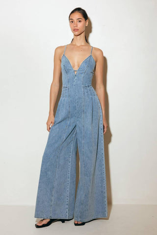 EASED LINE LIGHT DENIM JUMPSUIT - Glamourous Grace